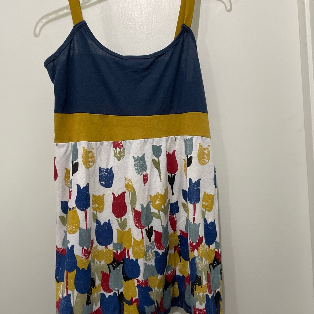 Max Rave size medium top.